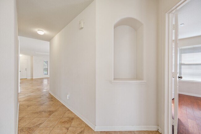 Foto del edificio - 3827 Alder Pass Ct