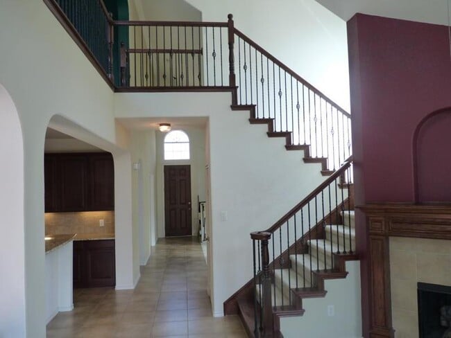 Building Photo - 9005 Amber Downs Dr