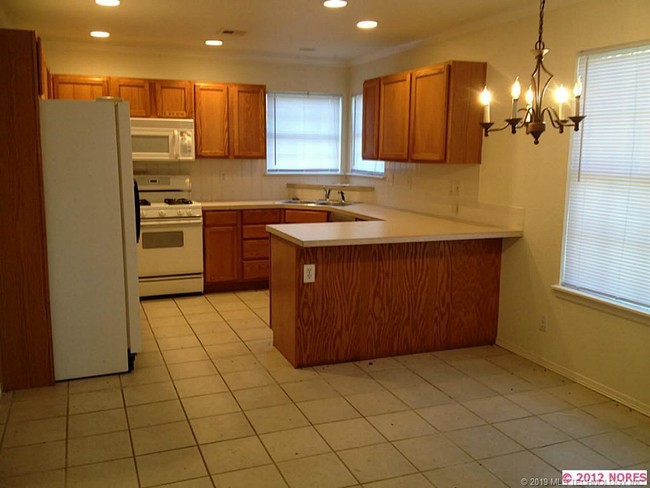 Building Photo - 3 bedroom in Oologah OK 74053