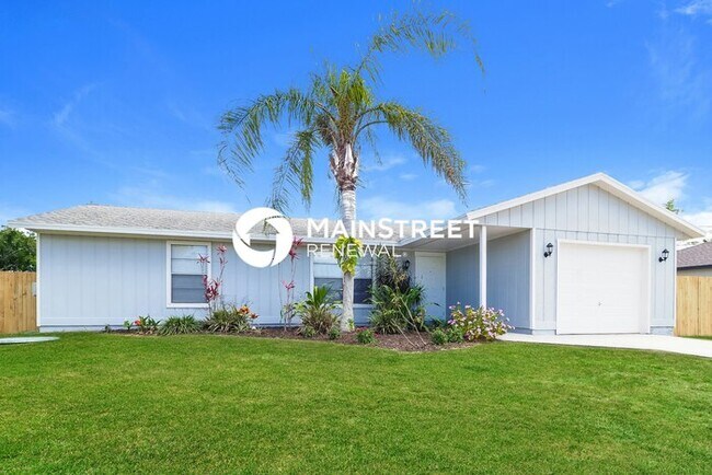 Foto del edificio - 3 Bedroom Pet-Friendly Home in Port St. Lucie, FL with Main Street Renewal