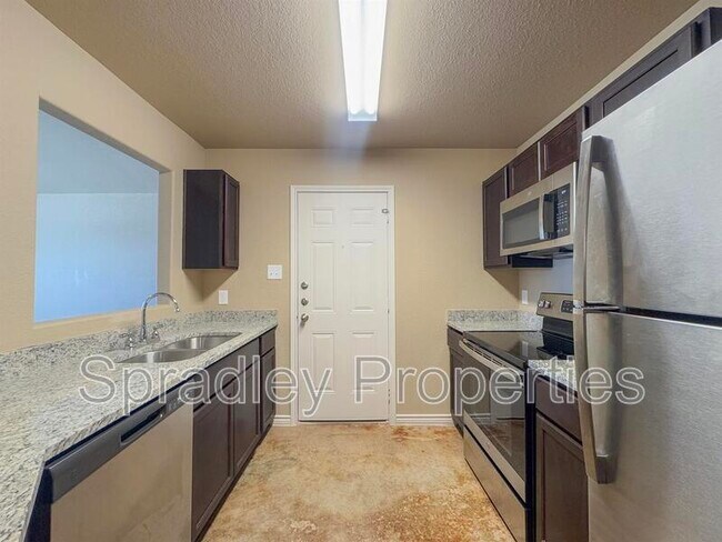 Foto del edificio - 1004 Menard