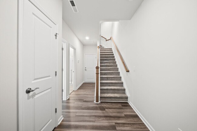 Building Photo - Convenient New Construction Townhome in Durham - Easy commute to RTP, Brier Creek, Airport