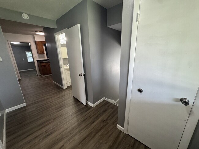 Foto del edificio - Charming 3-Bedroom Haven in Springfield with Spacious Living!
