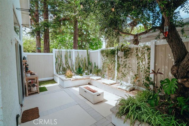 Building Photo - 2063 Tustin Ave