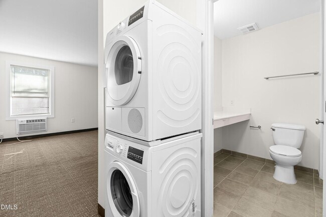 Foto del edificio - 5104 Hollyridge Dr