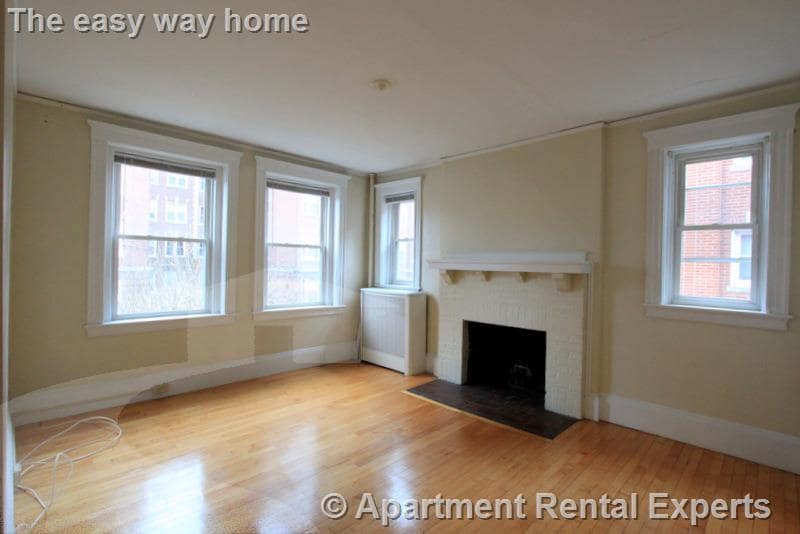 Primary Photo - 8 Craigie Cir