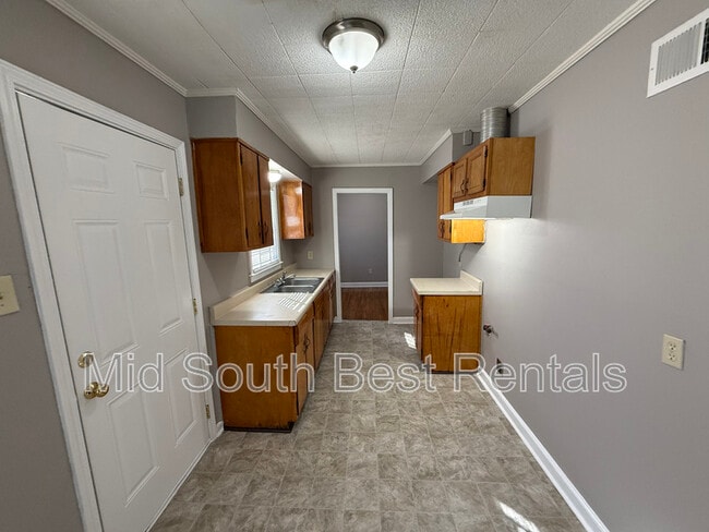 Building Photo - 3848 Belleau St