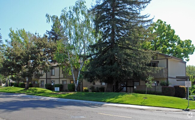 Foto del edificio - McKinley Garden Apartments