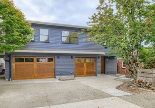 Building Photo - 6007 Wellesley Way NE