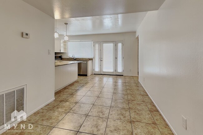 Foto del edificio - 5823 N 81st St