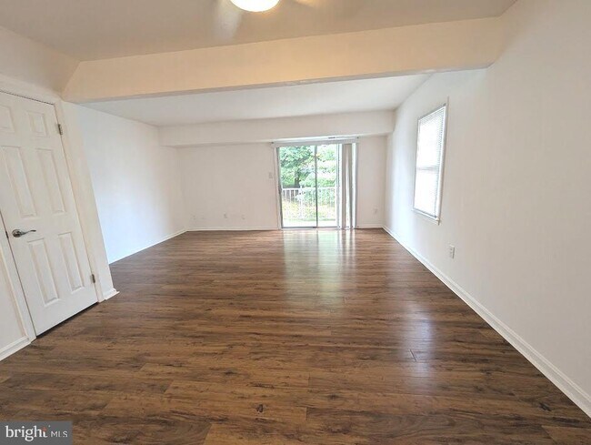 Foto del edificio - 14454 Cool Oak Ln