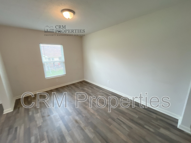 Building Photo - 983 Woodland Springs Dr