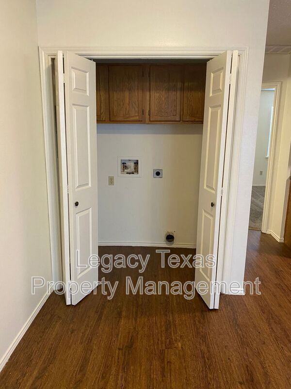 Foto del edificio - 1412 Courtney Pl