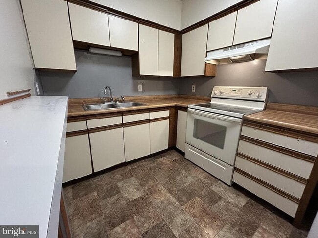 Foto del edificio - 228 N 2nd St