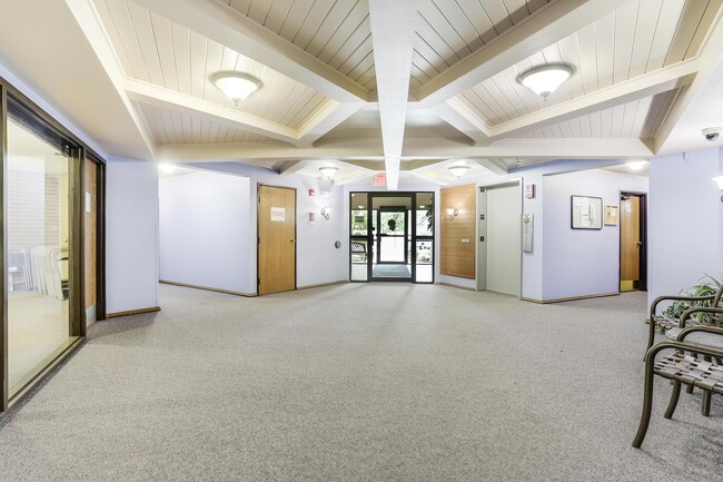 Lobby - 3850 Plymouth Blvd