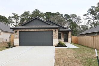 Building Photo - 6686 Lahna Oak Dr