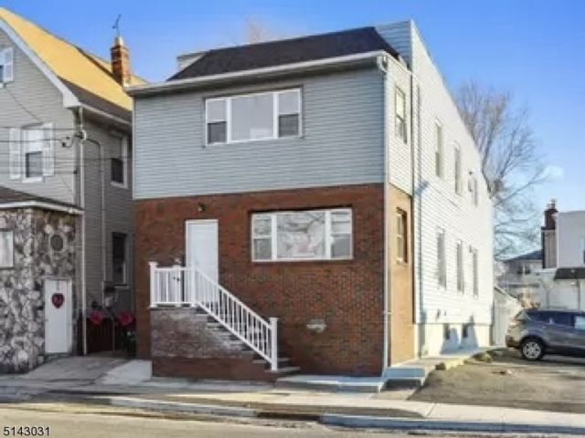 Primary Photo - 434 Long Ave