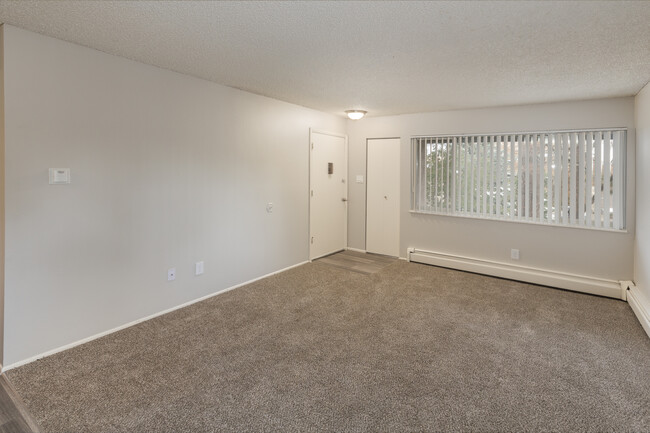 Building Photo - Gardens at Hidden Creek Apartments