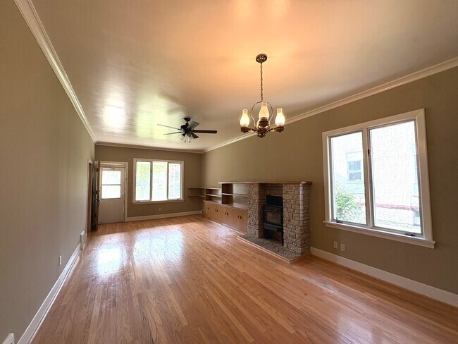 Foto del edificio - 503 S Bloomington St