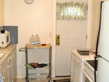 Building Photo - 400 Lebeau St