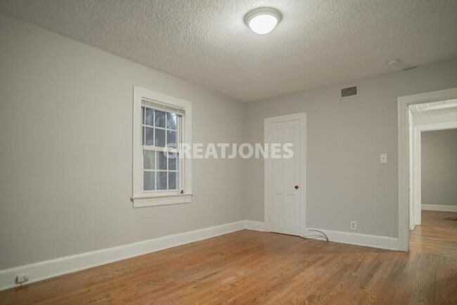Building Photo - 304 Raleigh Rd Pkwy W