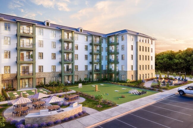 Album Mallard Creek - Activity Lawn - Album Mallard Creek 55+ Active Adult Apartment Homes