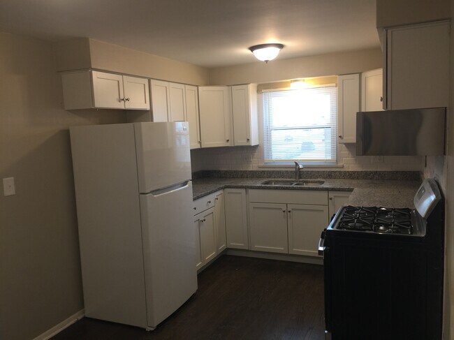 kitchen - 11801 S Kedzie Ave