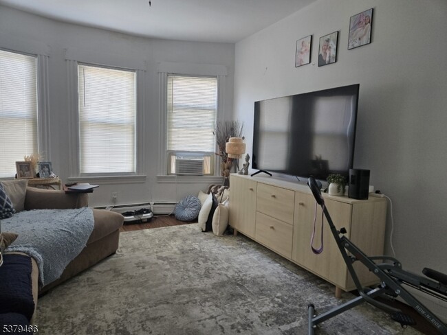 Building Photo - 54 Stuyvesant Ave