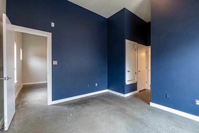 Foto del edificio - Where South Congress Feels Like Home: Apply today & Receive $500 off your first FULL month’s rent!