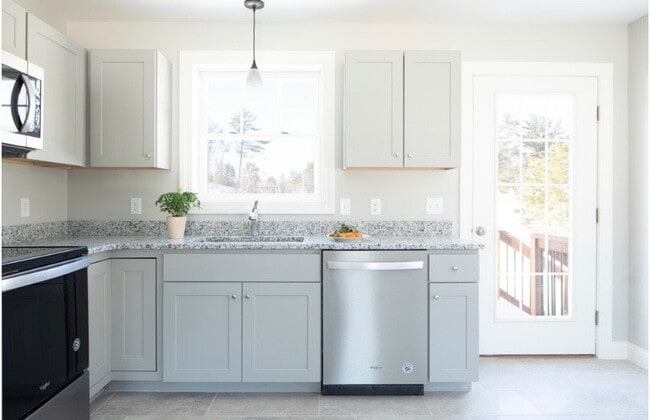 Photo - 5 Anglers Rd Townhome