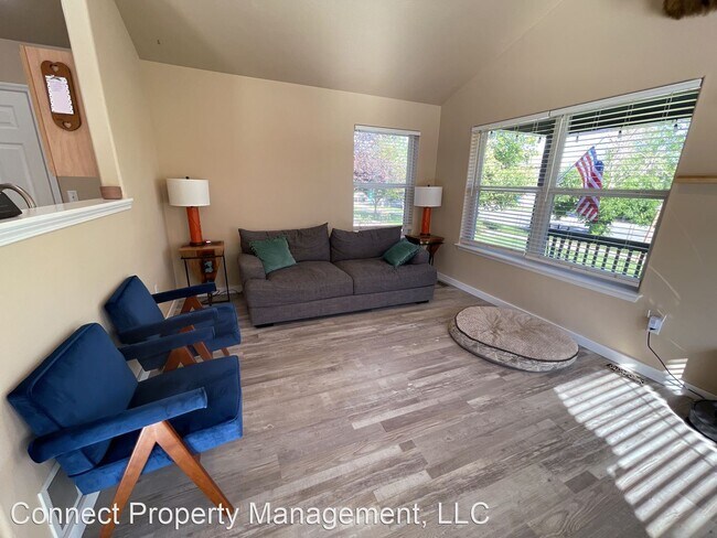 Building Photo - 3 br, 2 bath House - 688 Green Tree