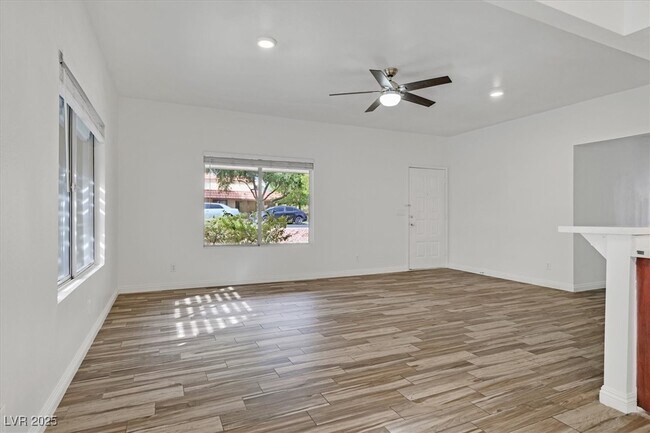 Foto del edificio - 1818 Plum Ct