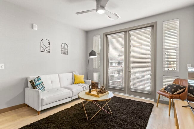 Foto del edificio - 400 N 2nd Ave