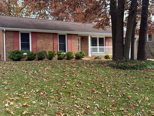 Building Photo - Charming 3 Bedroom, 1.5 Bath Ranch-Style Home