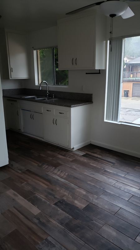 Building Photo - 637 W 32nd St