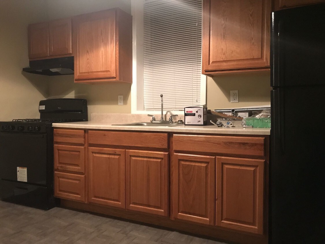 176 Garfield Ave, Jersey City, NJ 07305 Townhome Rentals in Jersey