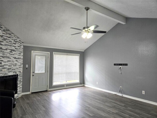 Foto del edificio - 13006 Kingsmill Dr