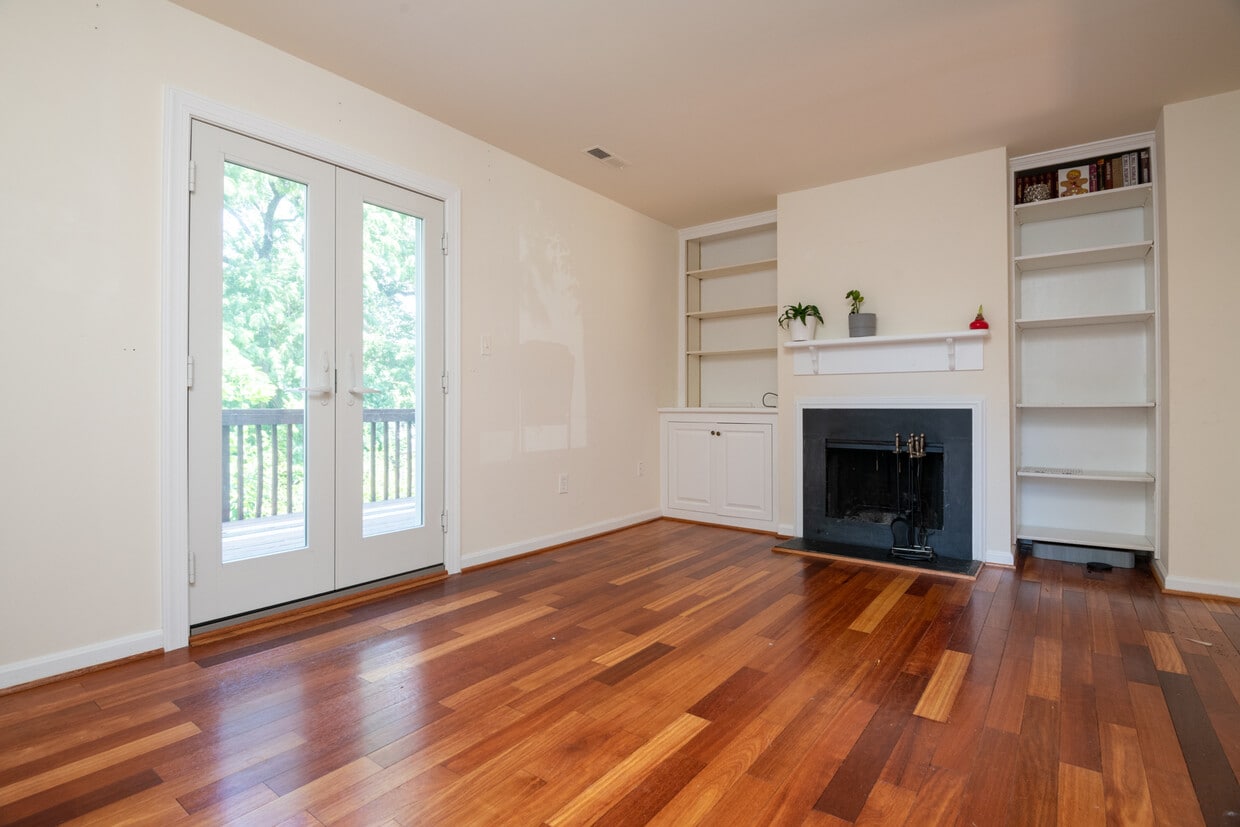 4839 Chevy Chase Dr Unit 176, Bethesda, MD 20815 Condo for Rent in