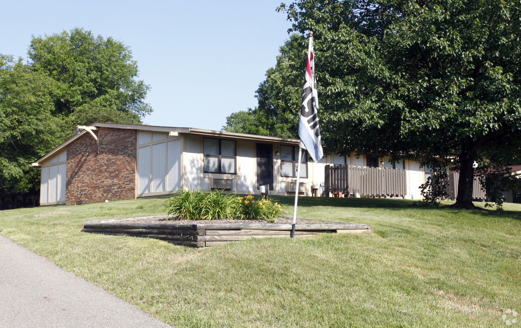 Arbors of Cortland, Howland – photo 1 of 9