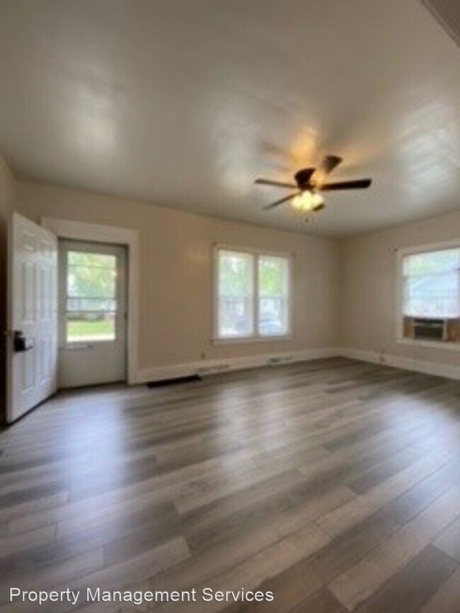 Foto del edificio - 3 br, 1 bath House - 1123 Fulton St