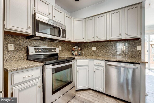 Foto del edificio - 6171 Stonepath Cir