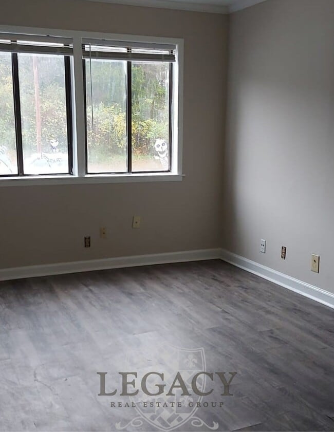 Photo - 1073 Harold Dr Townhome