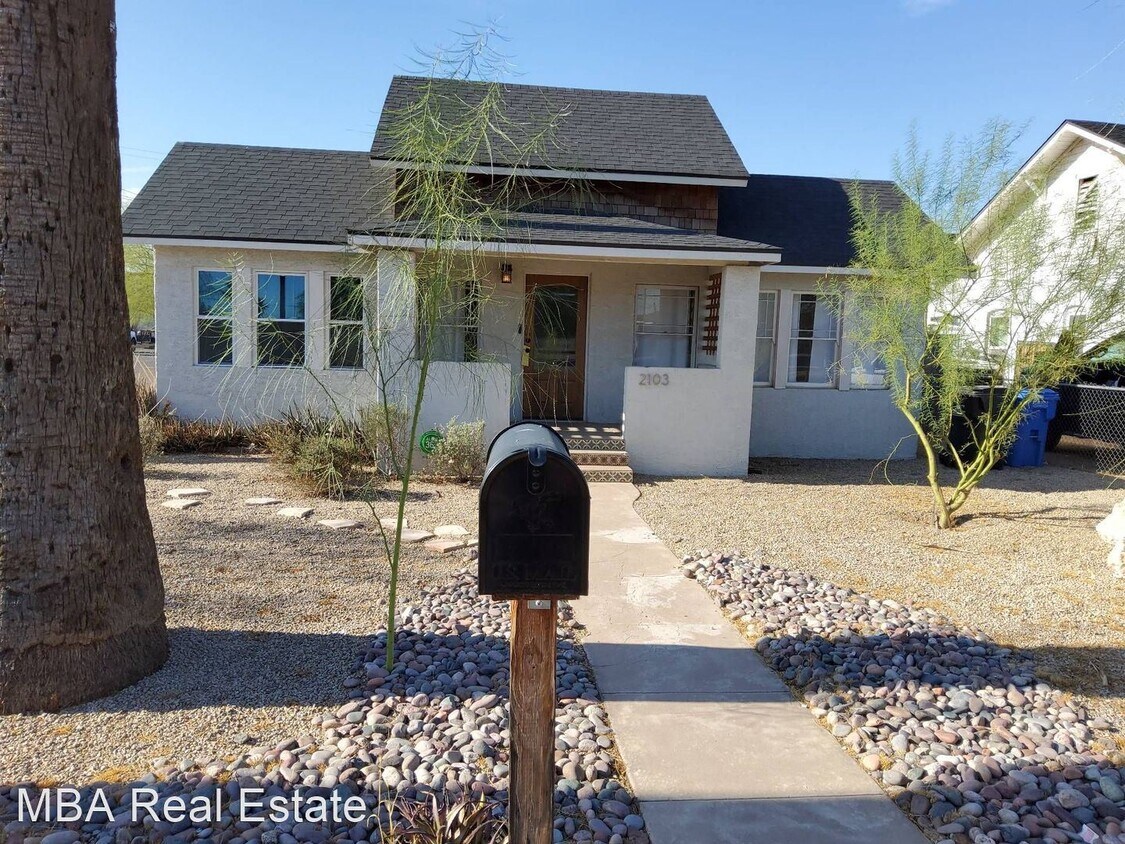 Foto principal - 2 br, 2 bath House - 2103 W Madison St