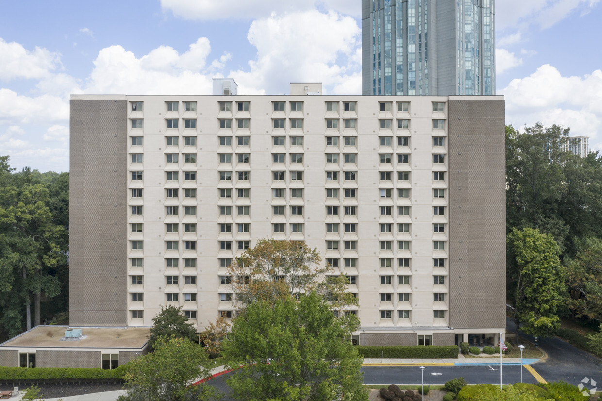 Building Photo - Cathedral Towers