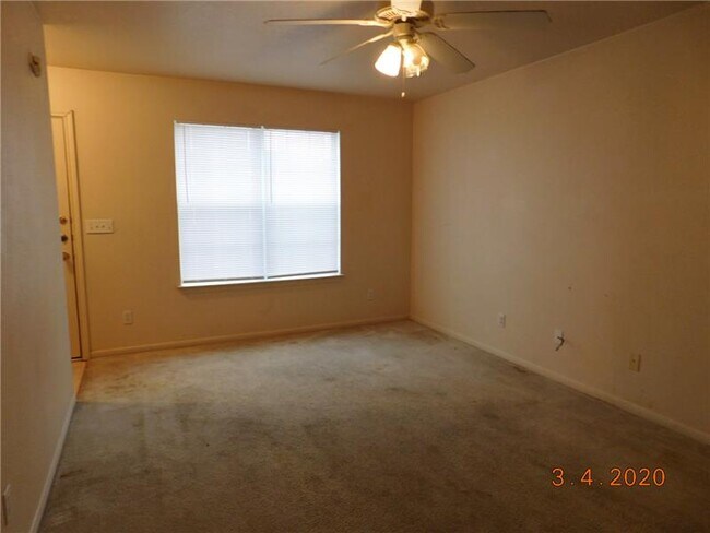 Building Photo - 2811 Cantabrian Dr