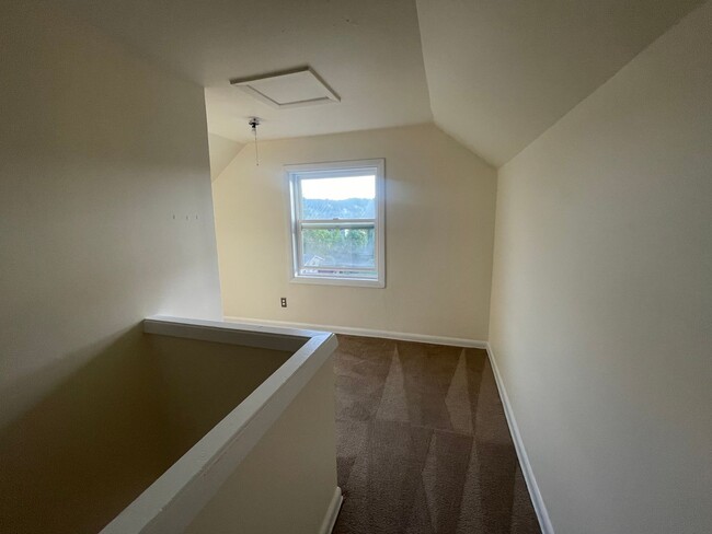 Building Photo - 3414-3418 SE Vineyard Rd Milwaukie, OR 97267