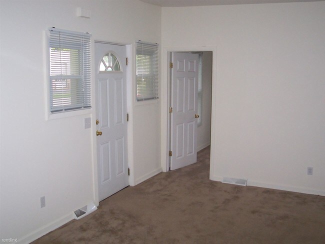 Building Photo - 412 Midland Blvd