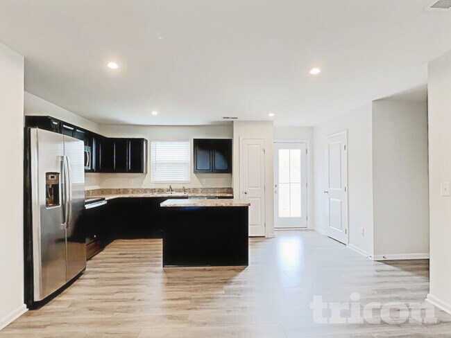 Foto del edificio - 467 Hobson Wy