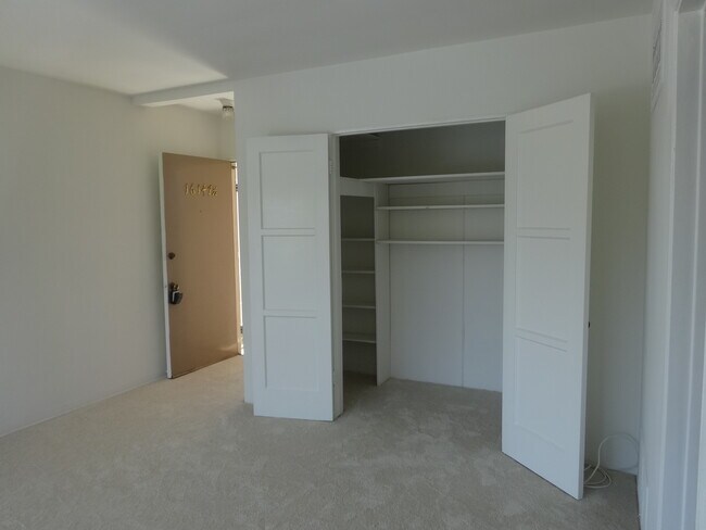 living room - 16147 Sunset Blvd