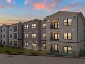 Building Photo - 4835 E Yager Ln